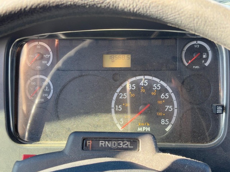 Freightliner M2 106 Medium Duty Vehicle Full-screen Gallery Image 13