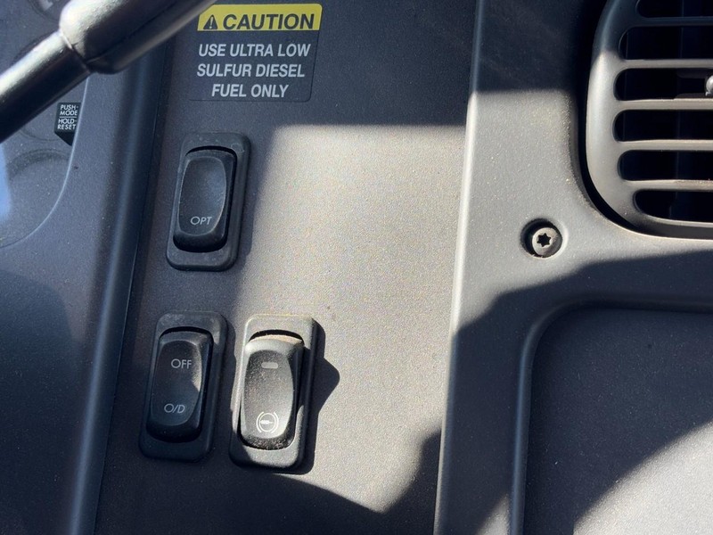 Freightliner M2 106 Medium Duty Vehicle Full-screen Gallery Image 14