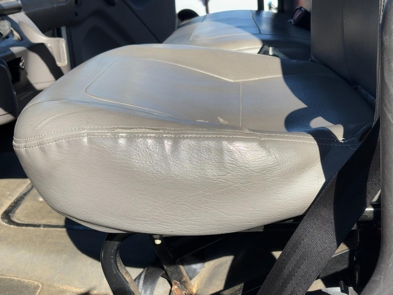 Freightliner M2 106 Medium Duty Vehicle Full-screen Gallery Image 19