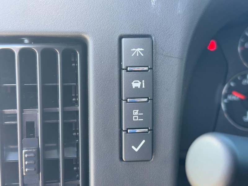 Chevrolet Express Cargo Van Vehicle Full-screen Gallery Image 13