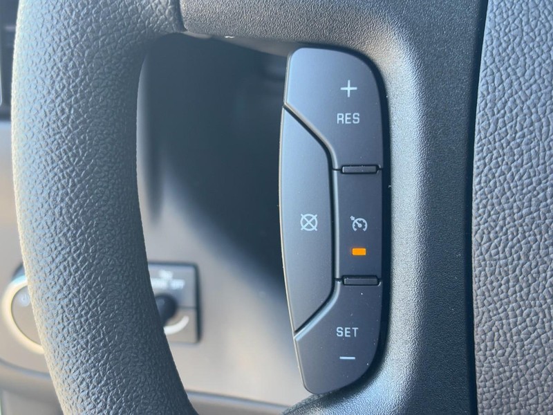 Chevrolet Express Cargo Van Vehicle Full-screen Gallery Image 14