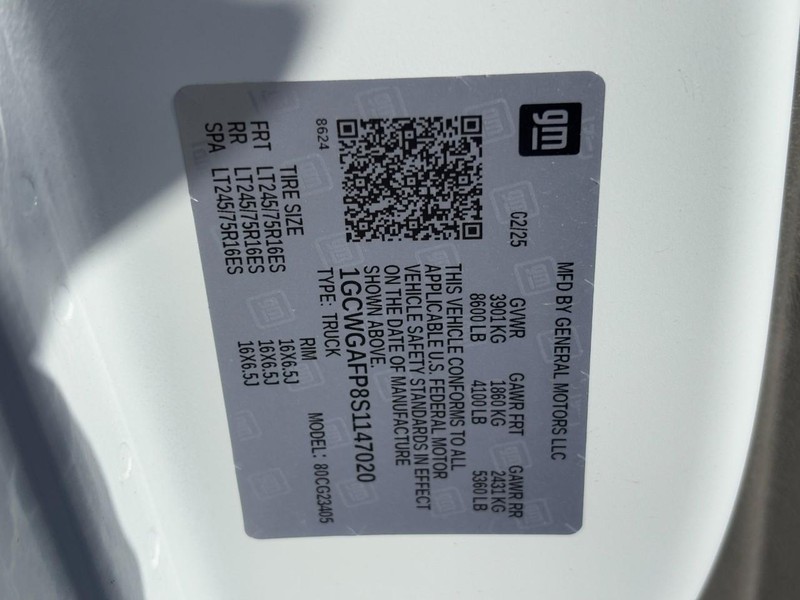 Chevrolet Express Cargo Van Vehicle Full-screen Gallery Image 21