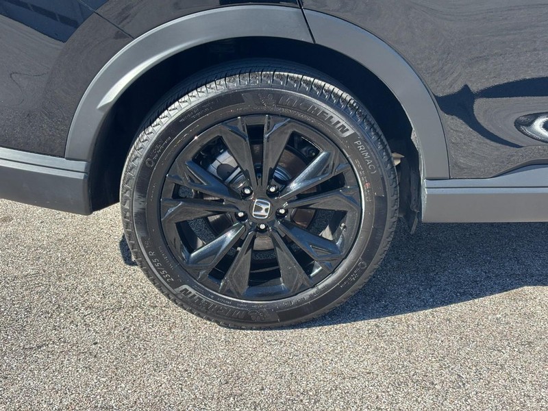 Honda CR-V Hybrid Vehicle Full-screen Gallery Image 04