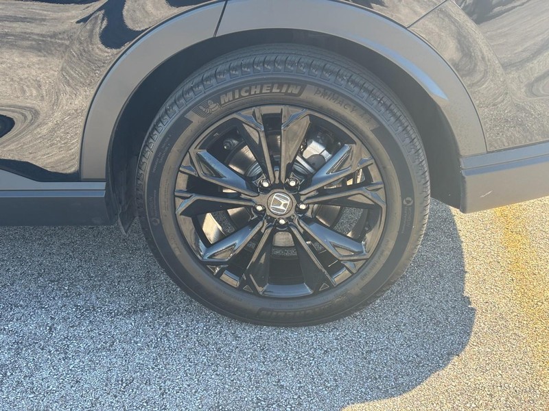 Honda CR-V Hybrid Vehicle Full-screen Gallery Image 08