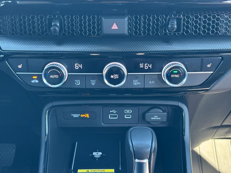 Honda CR-V Hybrid Vehicle Full-screen Gallery Image 15