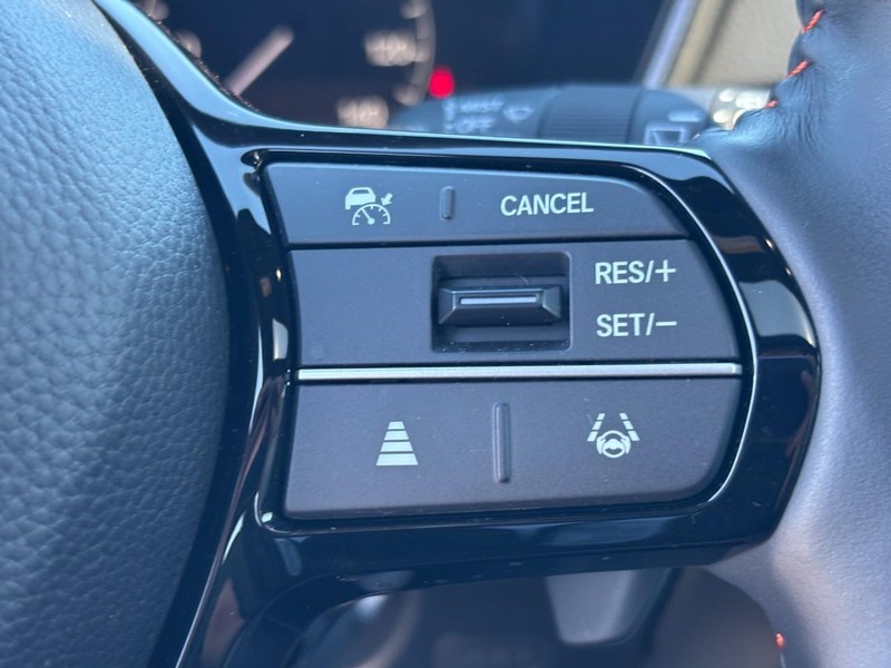 Honda CR-V Hybrid Vehicle Full-screen Gallery Image 19