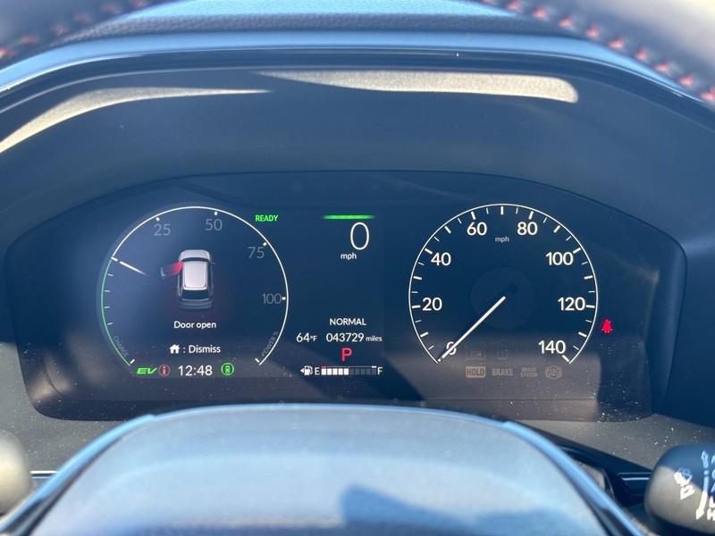 Honda CR-V Hybrid Vehicle Full-screen Gallery Image 20