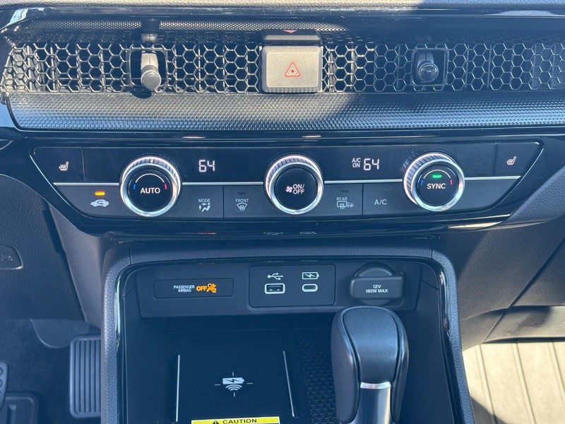 Honda CR-V Hybrid Vehicle Full-screen Gallery Image 24