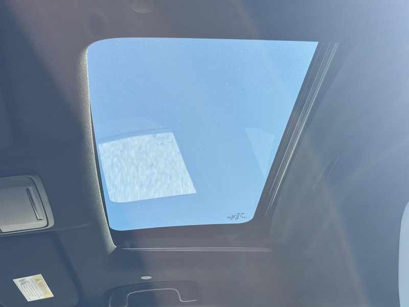 Honda CR-V Hybrid Vehicle Full-screen Gallery Image 28