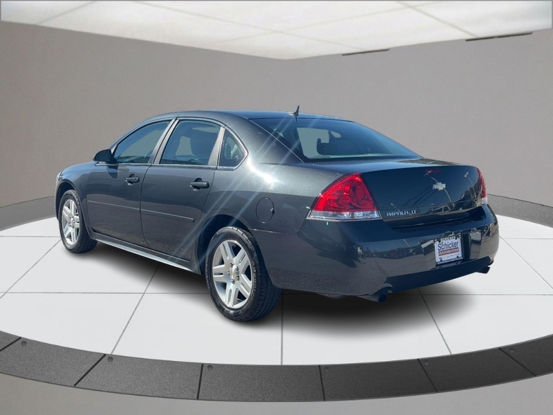 Chevrolet Impala Limited Vehicle Full-screen Gallery Image 06