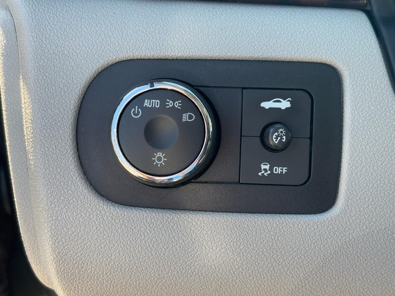 Chevrolet Impala Limited Vehicle Full-screen Gallery Image 16