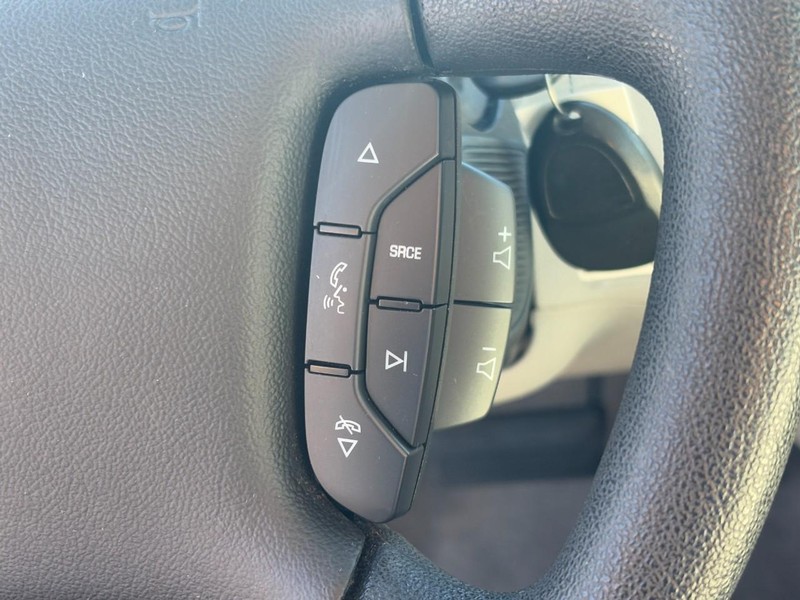 Chevrolet Impala Limited Vehicle Full-screen Gallery Image 18