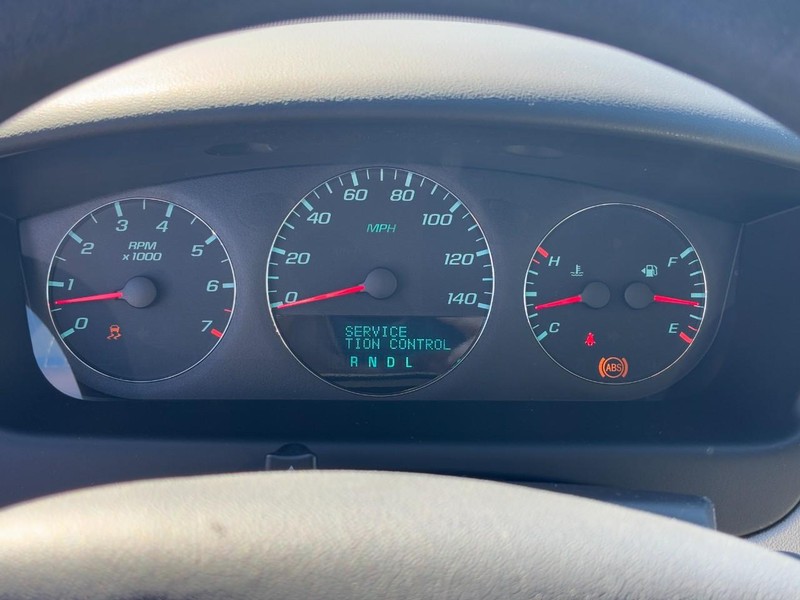 Chevrolet Impala Limited Vehicle Full-screen Gallery Image 19