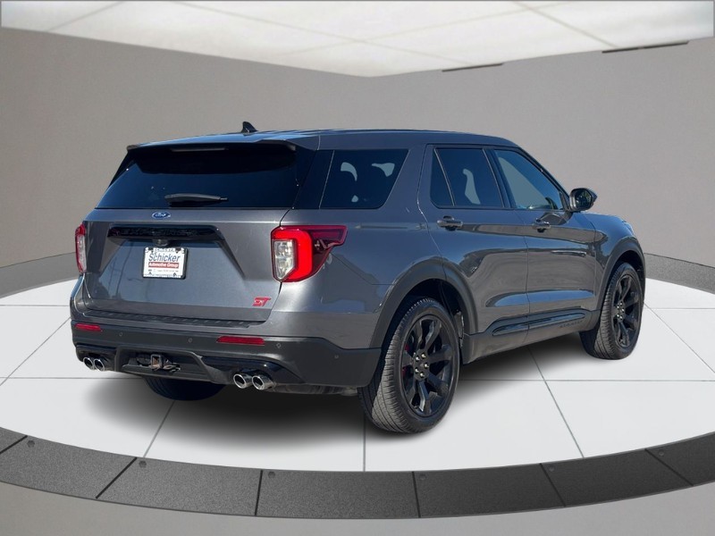 Ford Explorer Vehicle Full-screen Gallery Image 03