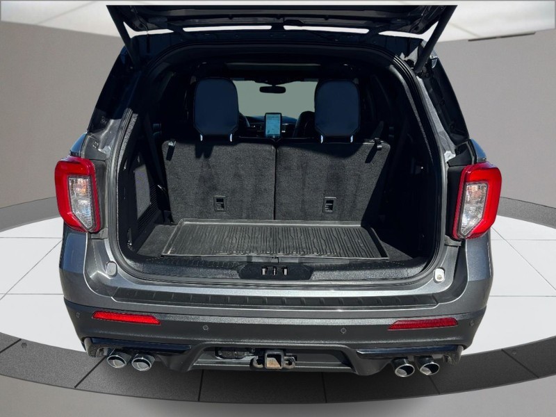 Ford Explorer Vehicle Full-screen Gallery Image 04