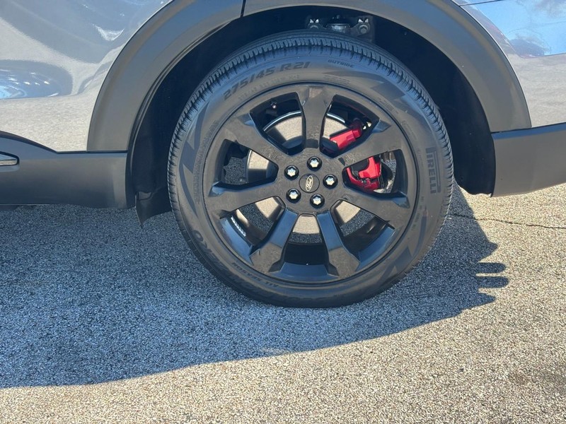 Ford Explorer Vehicle Full-screen Gallery Image 07