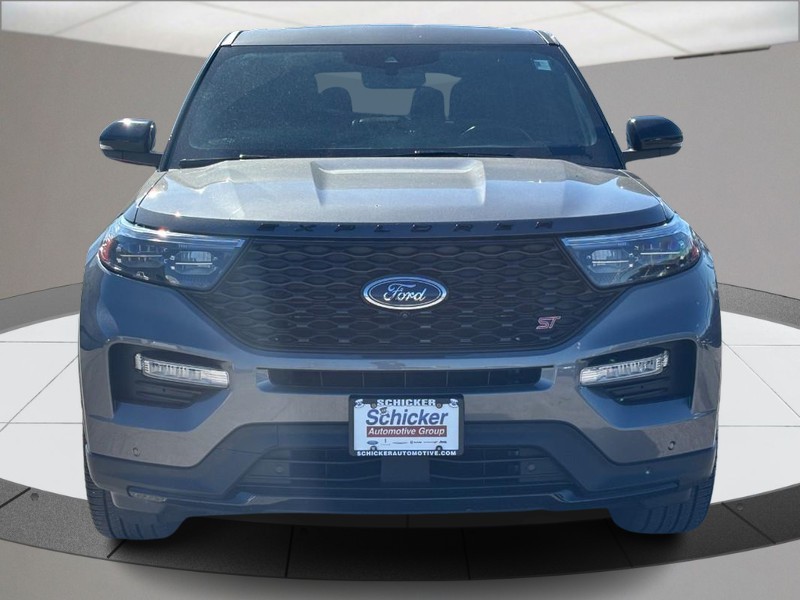 Ford Explorer Vehicle Full-screen Gallery Image 09