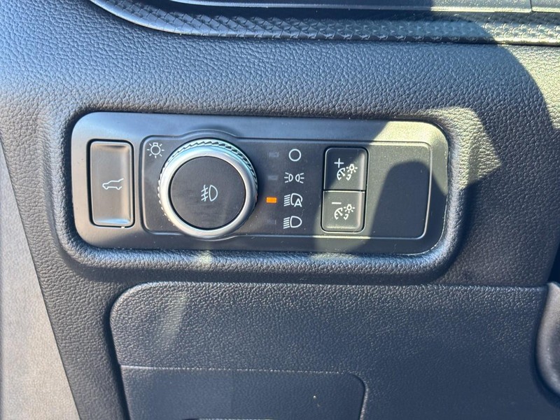 Ford Explorer Vehicle Full-screen Gallery Image 17