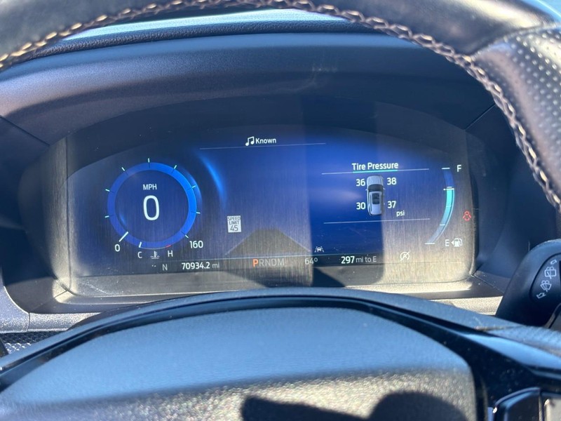 Ford Explorer Vehicle Full-screen Gallery Image 20