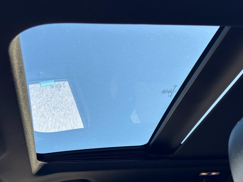 Ford Explorer Vehicle Full-screen Gallery Image 28