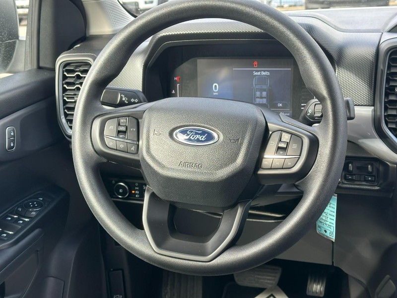 Ford Ranger Vehicle Full-screen Gallery Image 06