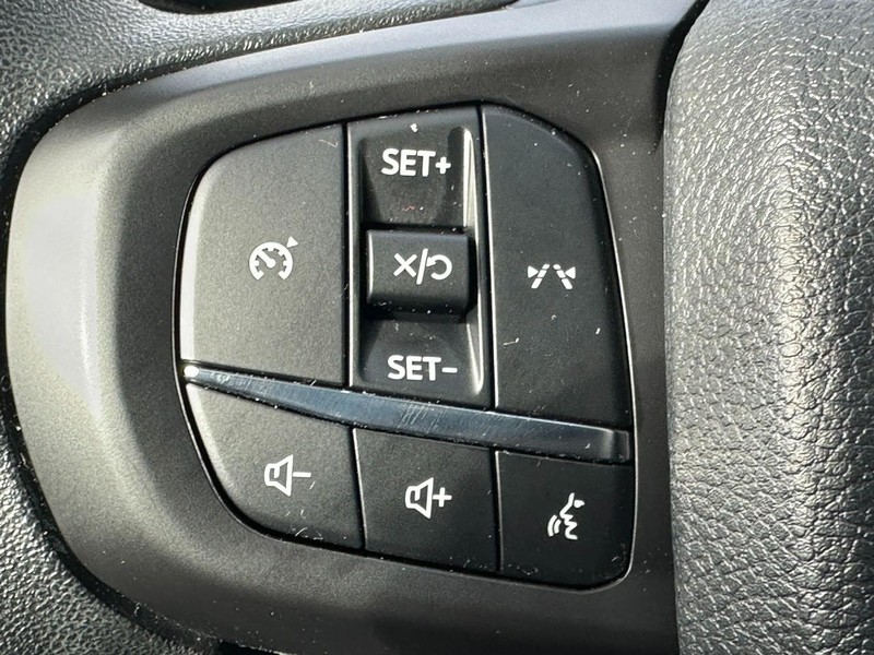 Ford Ranger Vehicle Full-screen Gallery Image 11