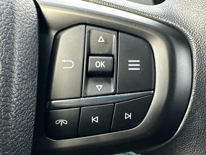 Ford Ranger Vehicle Full-screen Gallery Image 12