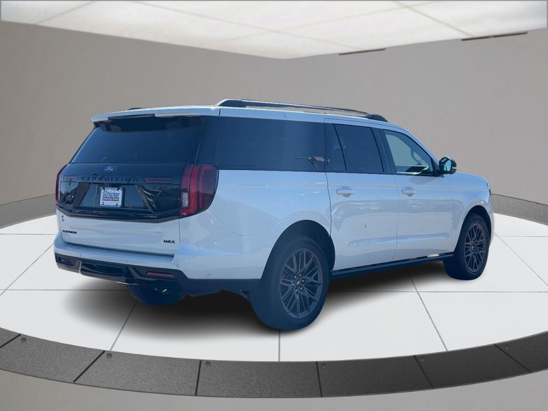 Ford Expedition Max Vehicle Full-screen Gallery Image 03
