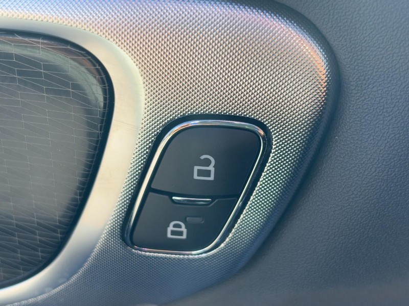 Ford Expedition Max Vehicle Full-screen Gallery Image 22