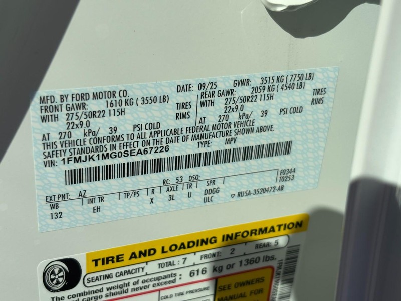 Ford Expedition Max Vehicle Full-screen Gallery Image 25