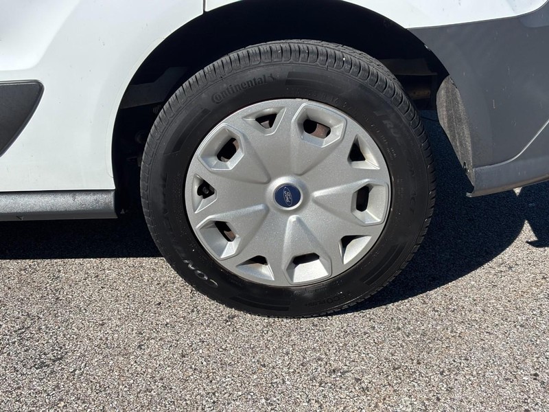 Ford Transit Connect Vehicle Full-screen Gallery Image 07