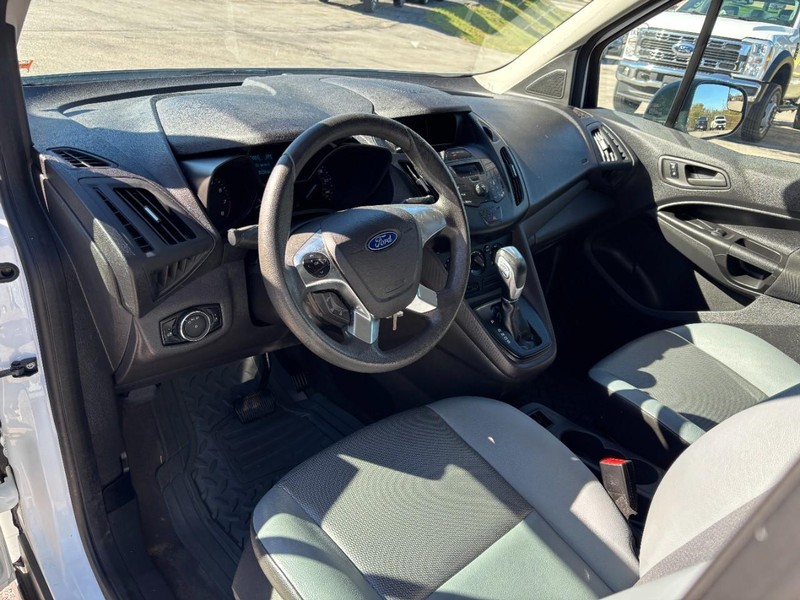 Ford Transit Connect Vehicle Full-screen Gallery Image 11