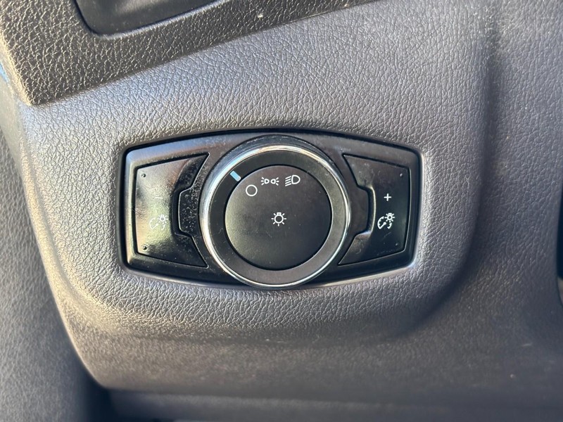 Ford Transit Connect Vehicle Full-screen Gallery Image 12