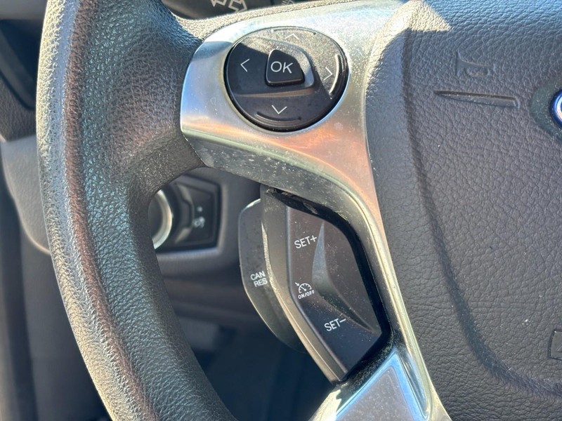 Ford Transit Connect Vehicle Full-screen Gallery Image 13