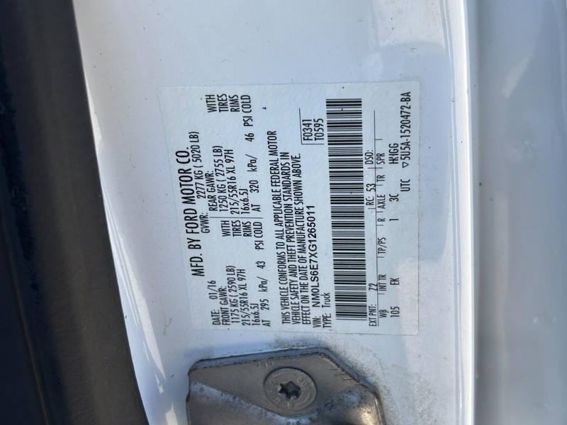 Ford Transit Connect Vehicle Full-screen Gallery Image 20