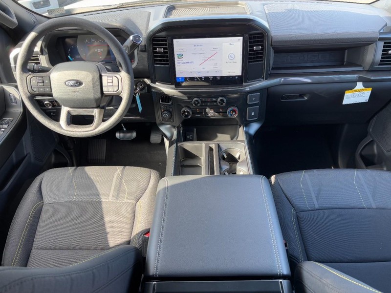 Ford F-150 Vehicle Full-screen Gallery Image 06