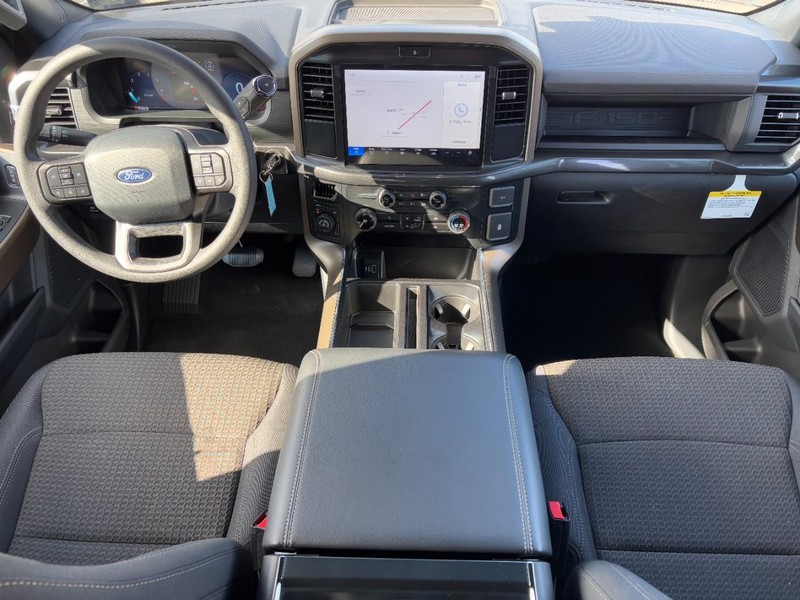 Ford F-150 Vehicle Full-screen Gallery Image 06