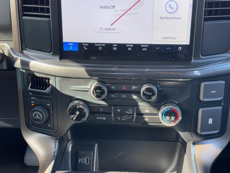 Ford F-150 Vehicle Full-screen Gallery Image 09