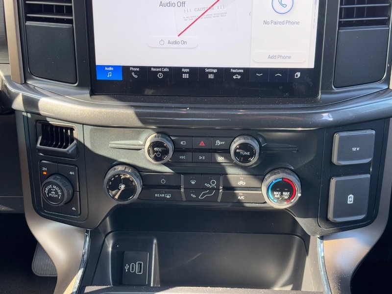 Ford F-150 Vehicle Full-screen Gallery Image 10