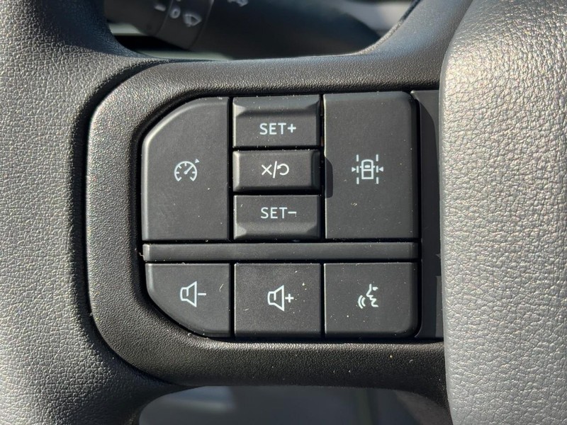 Ford F-150 Vehicle Full-screen Gallery Image 13