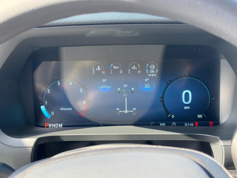 Ford F-150 Vehicle Full-screen Gallery Image 15