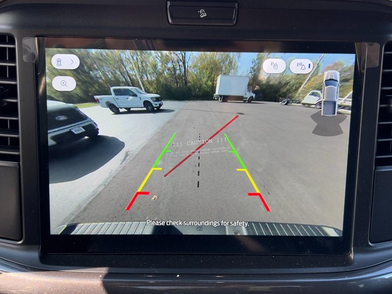 Ford F-150 Vehicle Full-screen Gallery Image 17