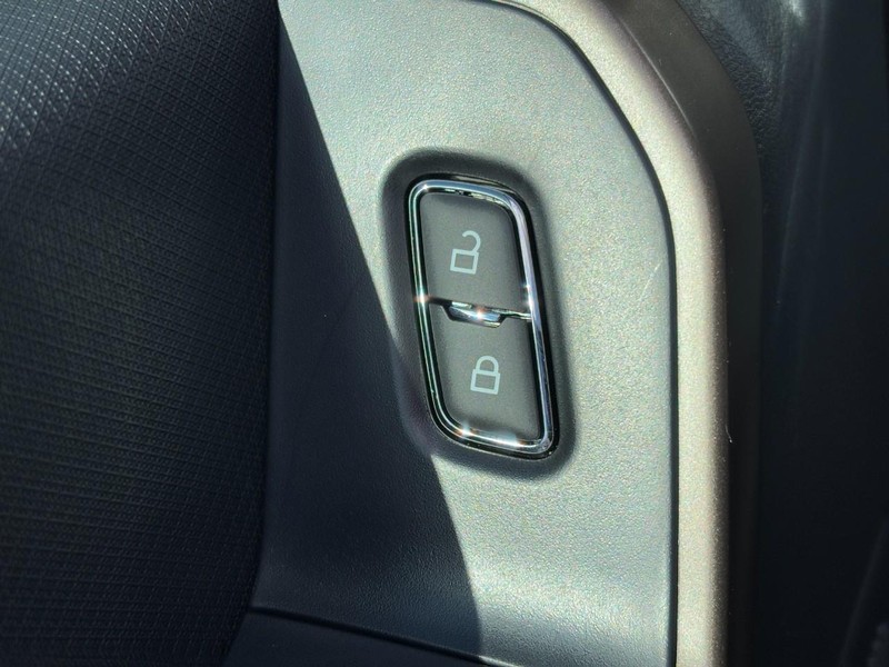 Ford F-150 Vehicle Full-screen Gallery Image 20