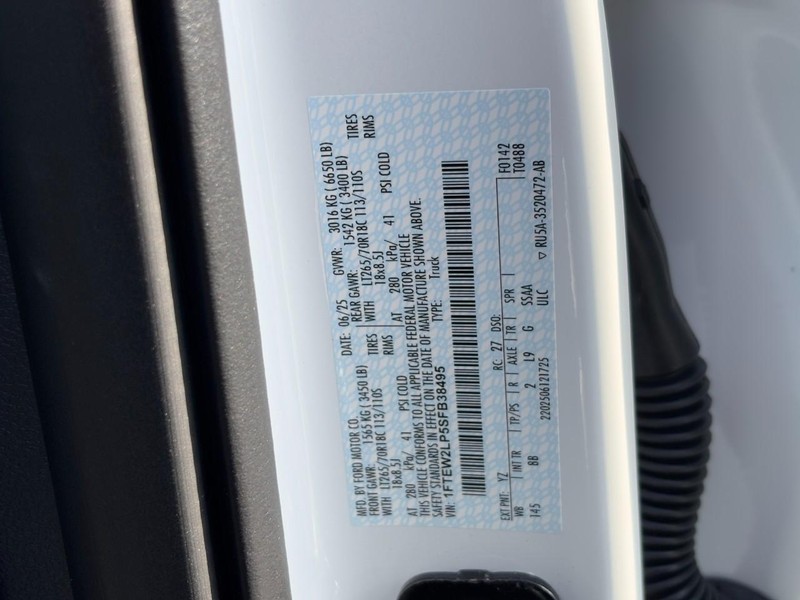 Ford F-150 Vehicle Full-screen Gallery Image 22