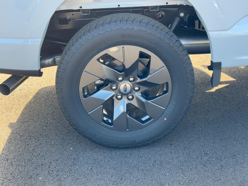 Ford F-150 Vehicle Full-screen Gallery Image 04