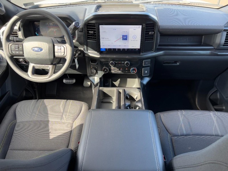 Ford F-150 Vehicle Full-screen Gallery Image 06