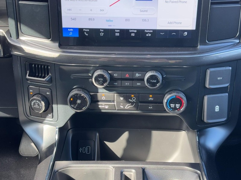 Ford F-150 Vehicle Full-screen Gallery Image 09