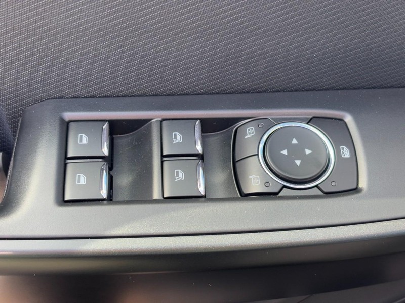 Ford F-150 Vehicle Full-screen Gallery Image 18