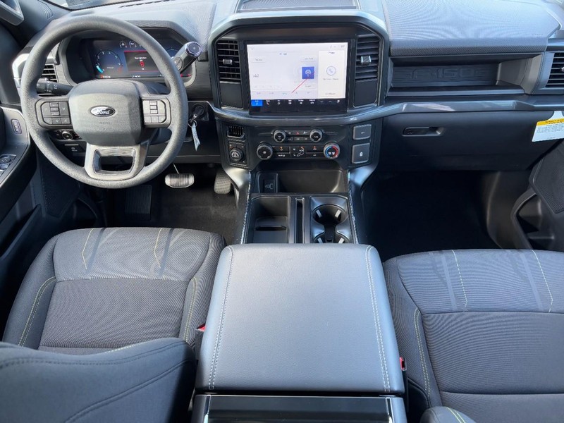 Ford F-150 Vehicle Full-screen Gallery Image 06