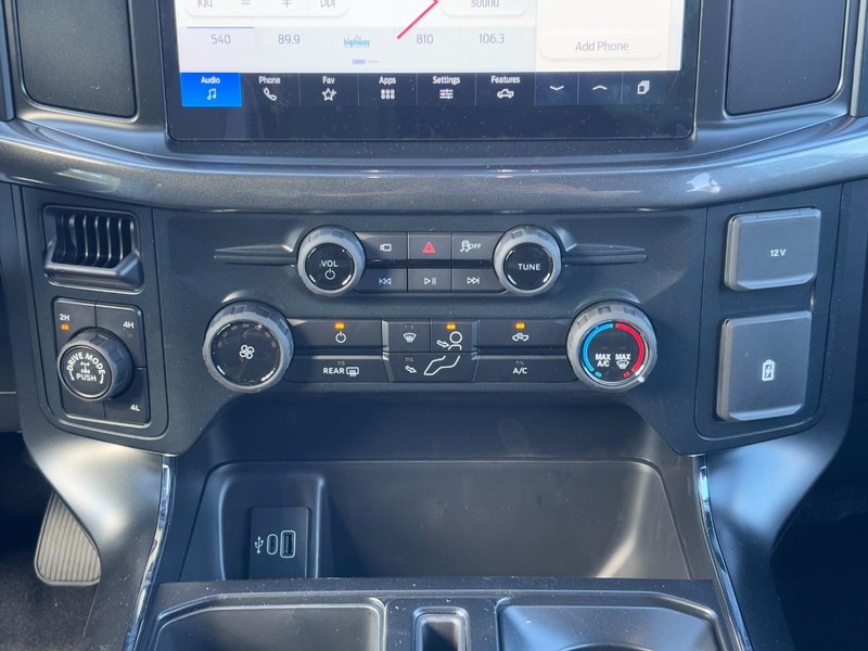 Ford F-150 Vehicle Full-screen Gallery Image 09